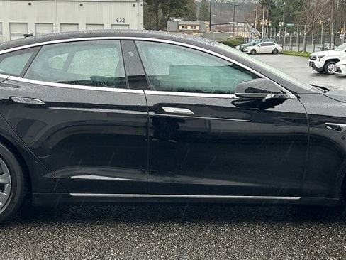 Used 2020 Tesla Model S Long Range Plus image 4