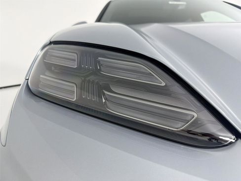 New 2025 Porsche Macan Turbo Electric image 27