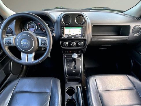 Used 2015 Jeep Patriot Limited w/ Sun/Sound Group AWD/4WD image 8