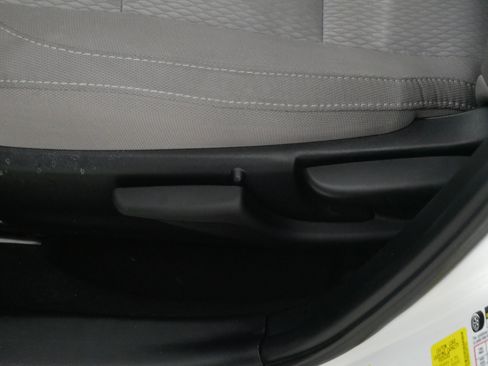 Used 2016 Toyota Corolla LE image 20