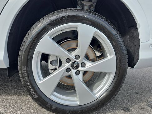 New 2025 Audi Q5 Premium Plus image 32