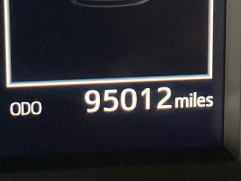 Used 2017 Toyota Highlander XLE image 5