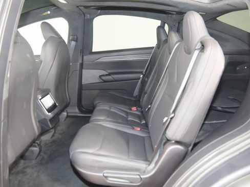 Used 2022 Tesla Model X image 57