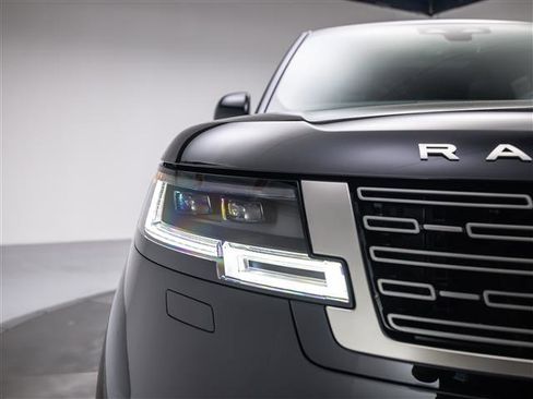 New 2026 Land Rover Range Rover SE image 8