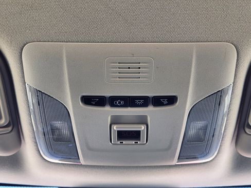 Used 2020 Toyota Corolla LE image 30