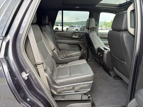 Used 2022 Chevrolet Tahoe Z71 w/ Luxury Package AWD/4WD image 28