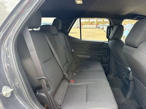Used 2025 Toyota 4Runner SR5 AWD/4WD image 30