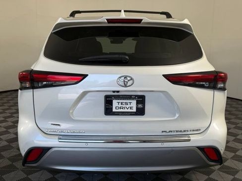 Used 2021 Toyota Highlander Platinum AWD/4WD image 7
