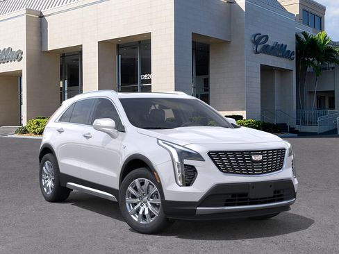 Certified 2023 Cadillac XT4 Premium Luxury w/ Enhanced Visibility Package AWD/4WD image 7