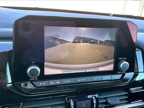 Certified 2024 Nissan Pathfinder SV image 25