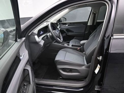 New 2026 Volkswagen Tiguan SE AWD/4WD image 9