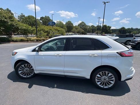Used 2022 Ford Edge Titanium w/ Equipment Group 301A AWD/4WD image 17