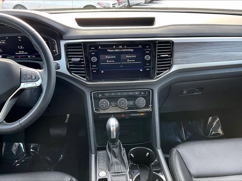 Used 2022 Volkswagen Atlas Cross Sport SE image 6