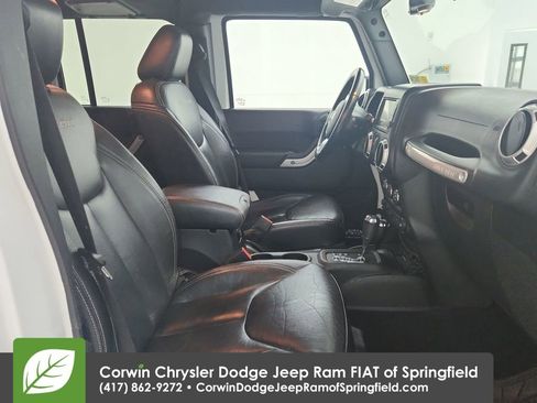 Used 2015 Jeep Wrangler Unlimited Rubicon image 33