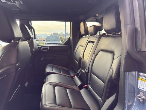 New 2025 Ford Bronco Outer Banks w/ Black Appearance Package image 24