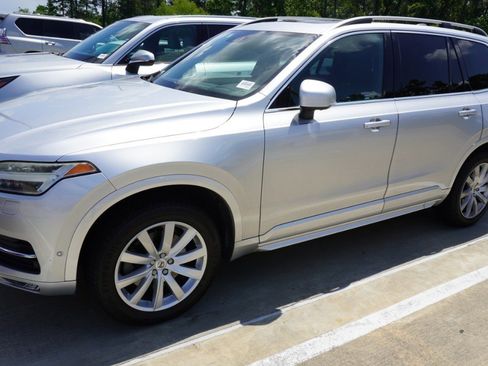 Used 2016 Volvo XC90 T6 Momentum image 4
