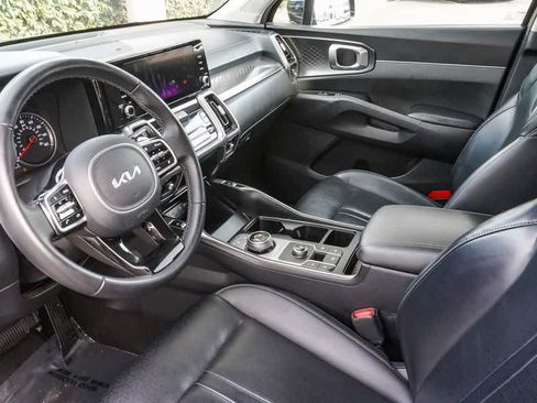 Used 2023 Kia Sorento EX FWD image 15