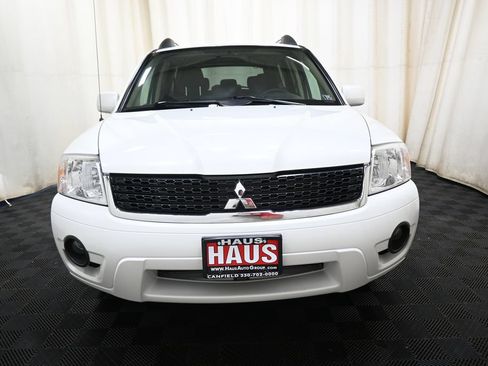 Used 2011 Mitsubishi Endeavor LS AWD/4WD image 2