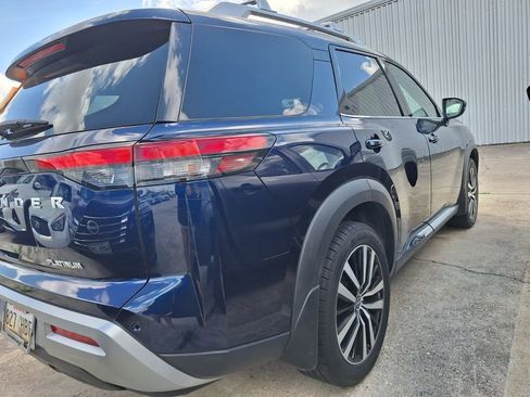 Used 2024 Nissan Pathfinder Platinum image 4