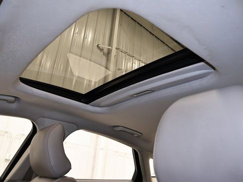 Certified 2017 Ford Fusion SE w/ Fusion SE Technology Package image 33