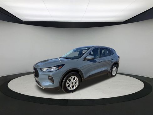 Used 2023 Ford Escape Active w/ Tech Pack #2 image 3