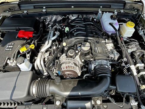 New 2025 Jeep Gladiator Sport image 10