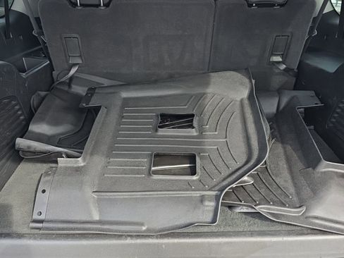 Used 2020 Chevrolet Suburban LT image 19