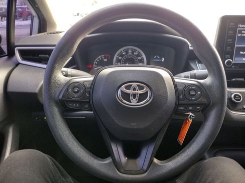 Used 2022 Toyota Corolla LE image 6