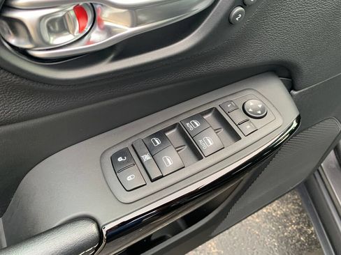 Used 2023 Jeep Cherokee Altitude Lux w/ Lux Elite Package AWD/4WD image 10