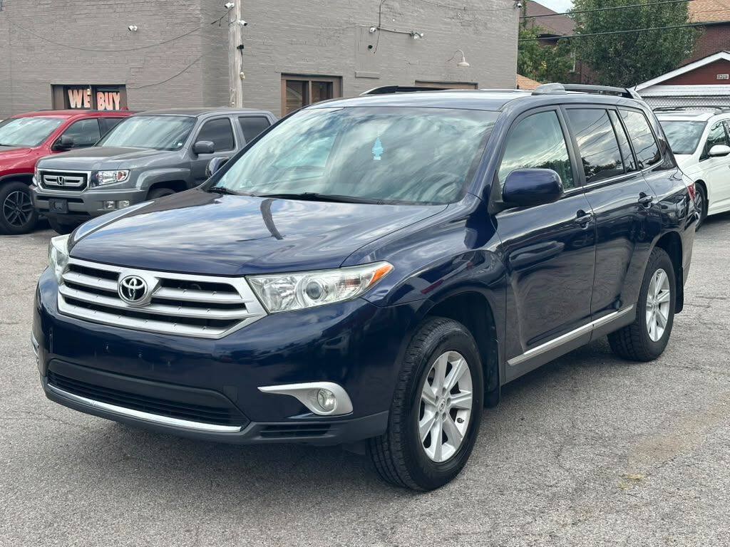 Used 2013 Toyota Highlander Plus AWD/4WD image 3