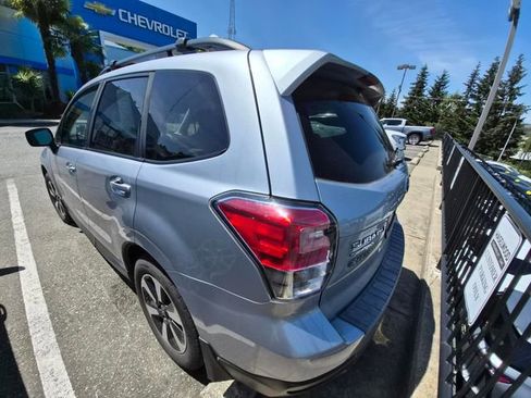 Used 2018 Subaru Forester 2.5i Premium AWD/4WD image 3