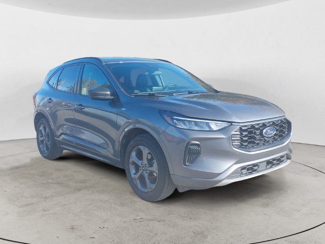 Used 2024 Ford Escape ST-Line AWD/4WD image 3