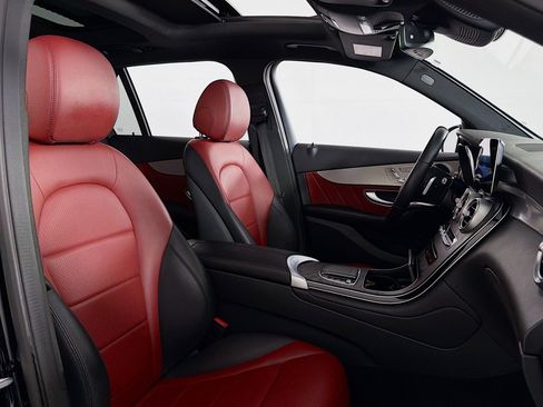 Used 2022 Mercedes-Benz GLC 300 image 7
