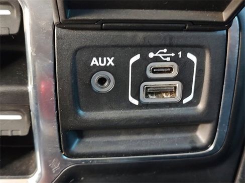 Certified 2023 Jeep Gladiator Sport image 22