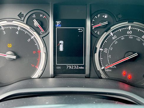 Used 2020 Toyota 4Runner Venture w/ Moonroof Package AWD/4WD image 12