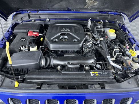 Used 2018 Jeep Wrangler Unlimited Sahara image 28