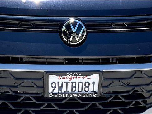 Used 2025 Volkswagen Taos SE FWD image 32