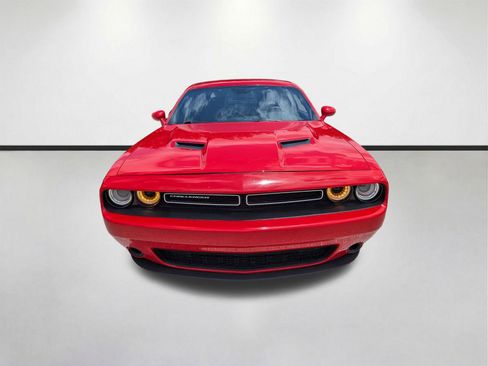 Used 2019 Dodge Challenger SXT RWD image 10