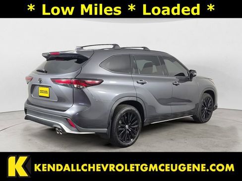 Used 2025 Toyota Highlander XSE image 5