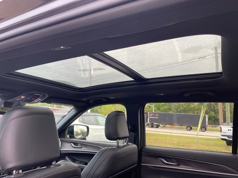 New 2025 Jeep Grand Cherokee L Limited w/ Black Appearance Package image 23