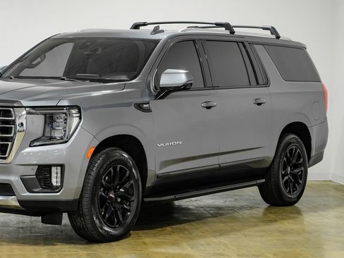 Used 2022 GMC Yukon XL SLT w/ SLT Premium Package image 7