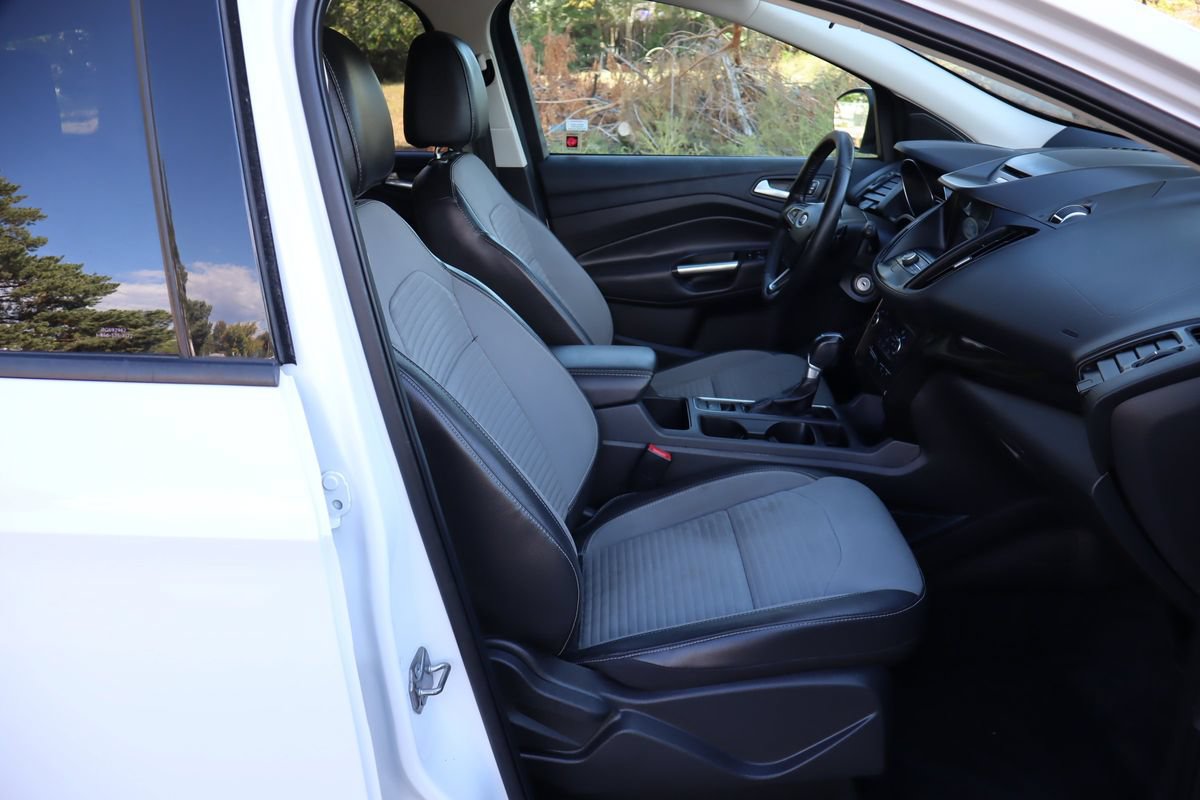 Used 2017 Ford Escape SE w/ Equipment Group 201A AWD/4WD image 22