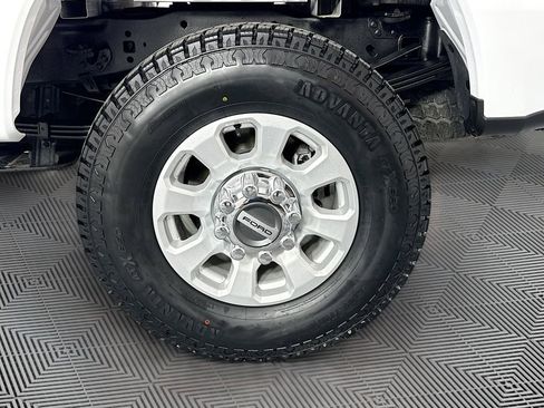 Used 2024 Ford F350 XLT w/ FX4 Off-Road Package AWD/4WD image 28