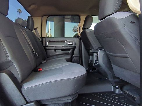 Used 2019 RAM 2500 Big Horn image 28