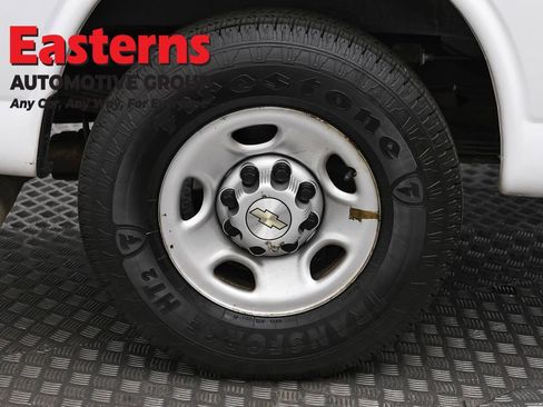 Used 2021 Chevrolet Express 2500 image 28