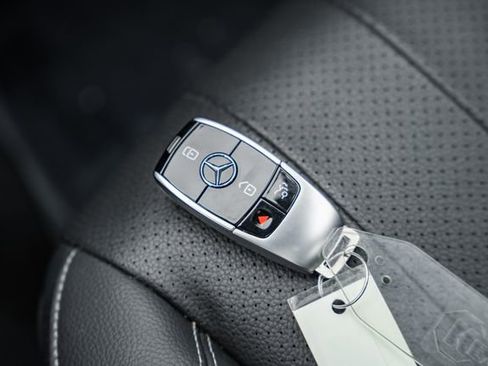 Used 2023 Mercedes-Benz E 350 4MATIC Sedan image 45