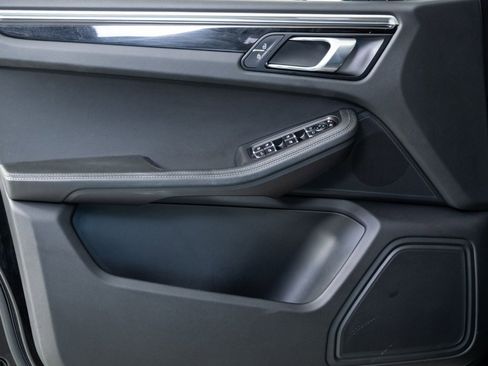 Used 2020 Porsche Macan image 6