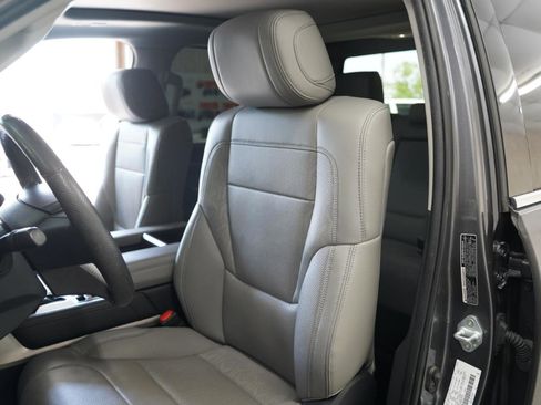 Used 2022 Toyota Tundra Limited AWD/4WD image 27