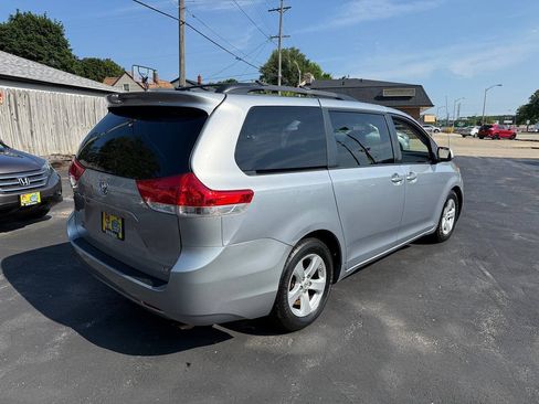 Used 2014 Toyota Sienna LE FWD image 8