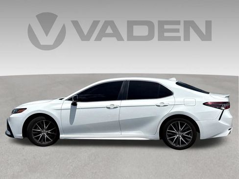 Used 2022 Toyota Camry SE FWD image 22